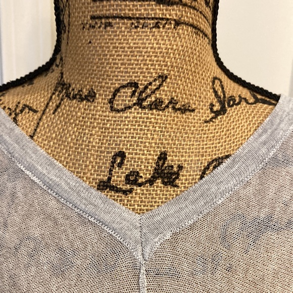 Stem and Vine grey and black pullover v neck light weight with tassel - Picture 4 of 5